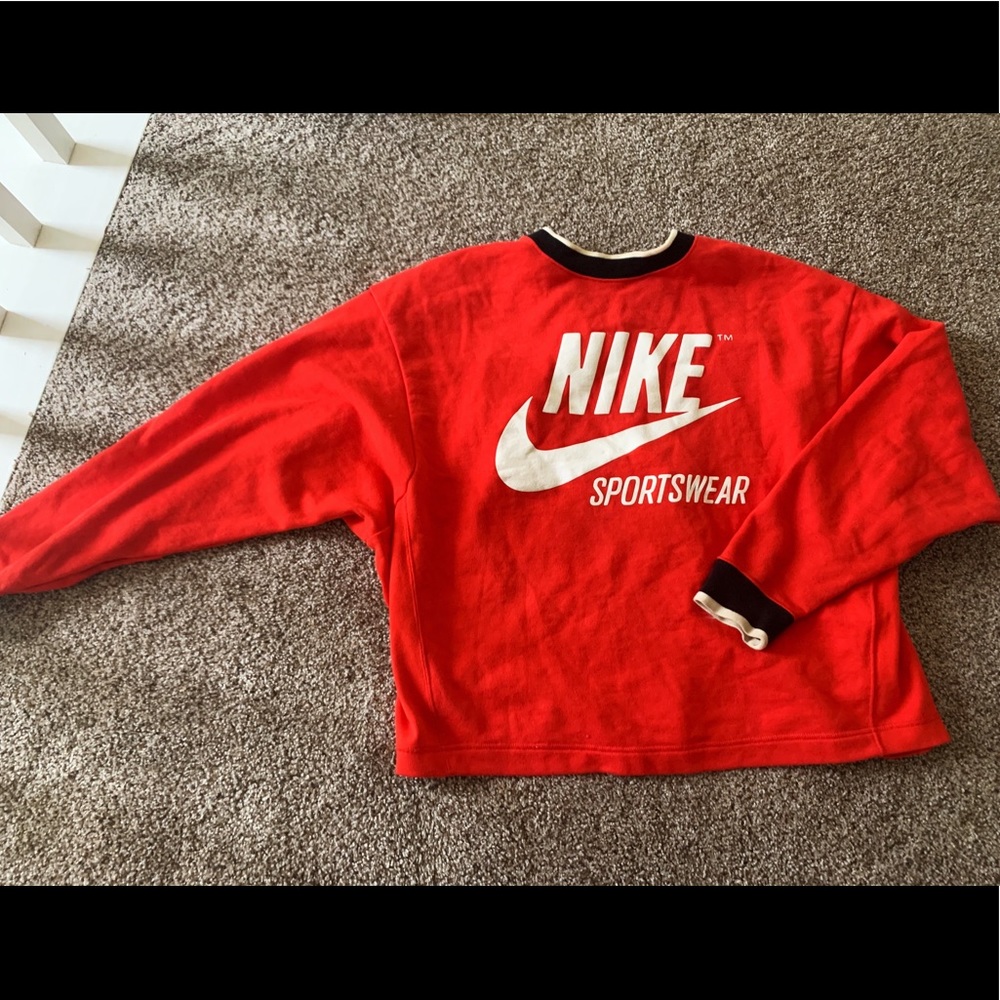 nike sweatshirt/shirt